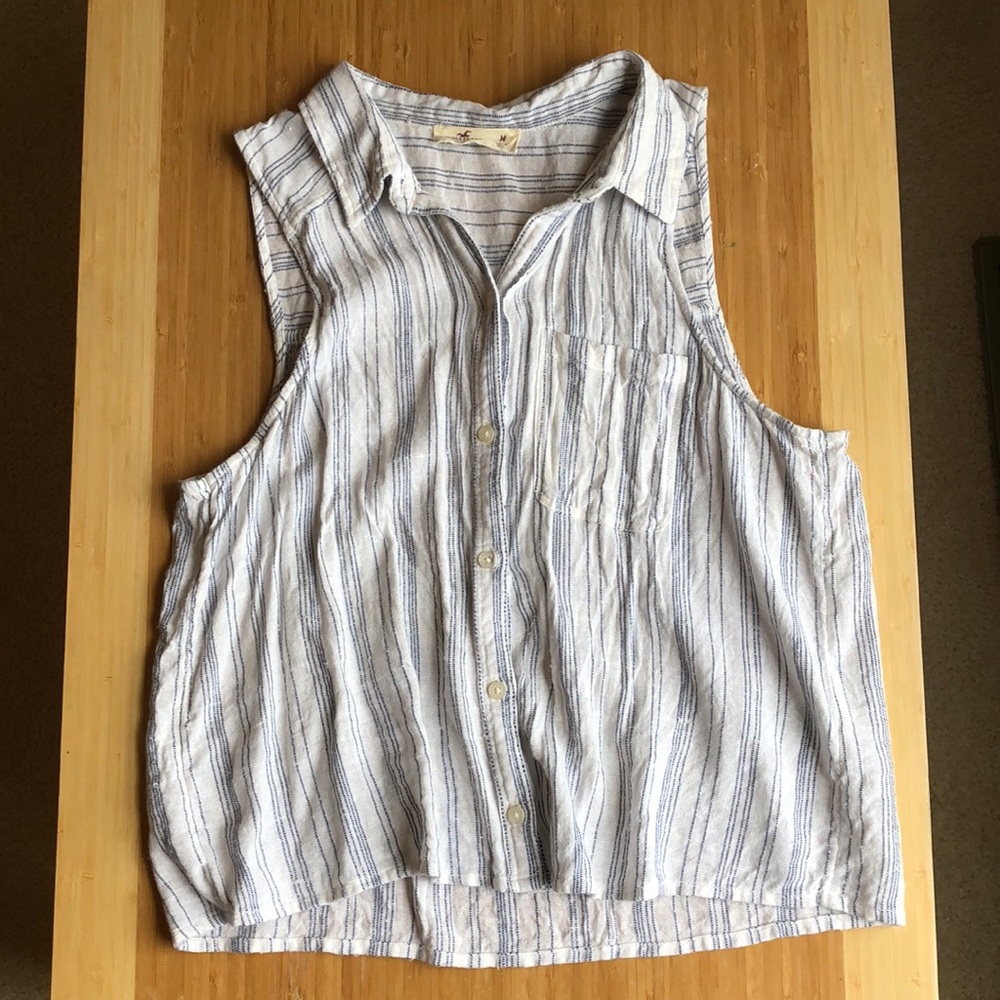 Hollister Button Up Tank Top- Size M (EUC)
